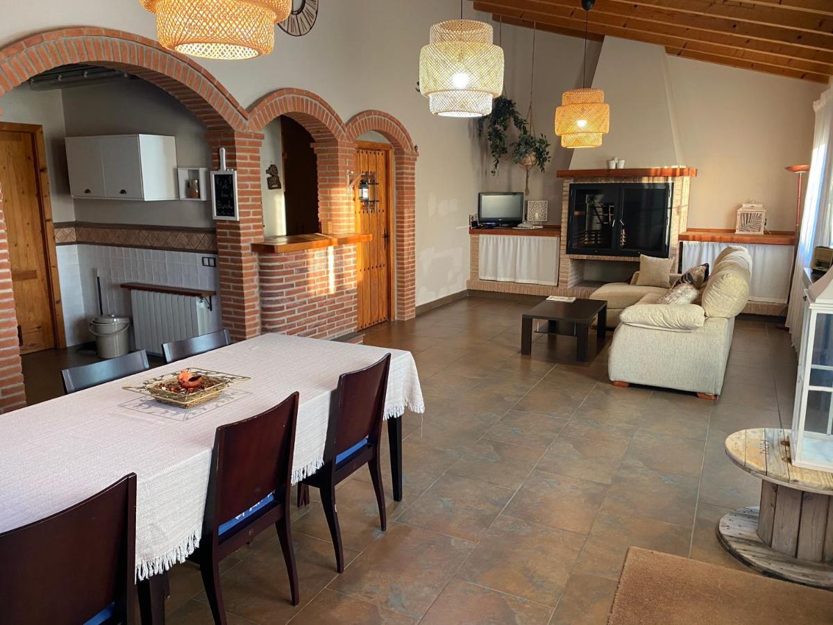 Molí den burch Vila Santa Eulalia de Ronsaná Exterior foto