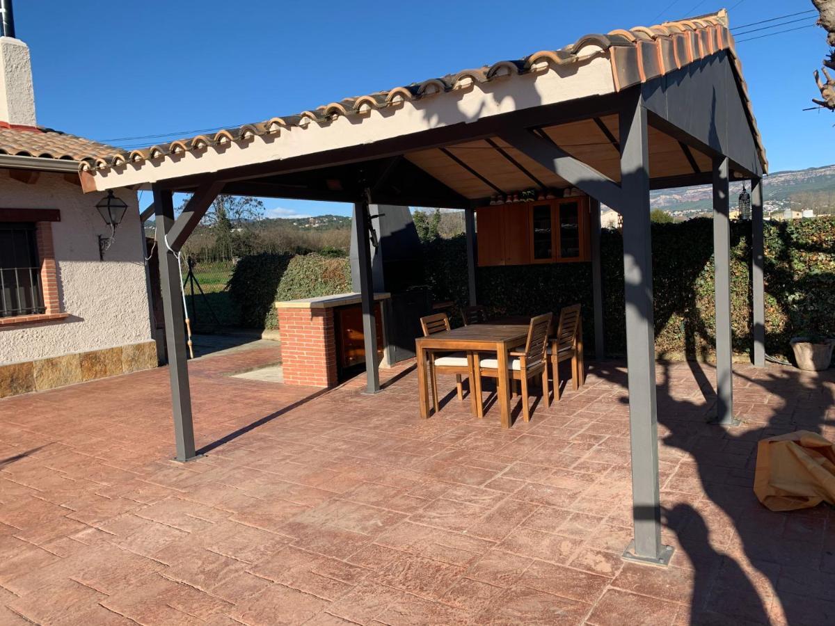 Molí den burch Vila Santa Eulalia de Ronsaná Exterior foto