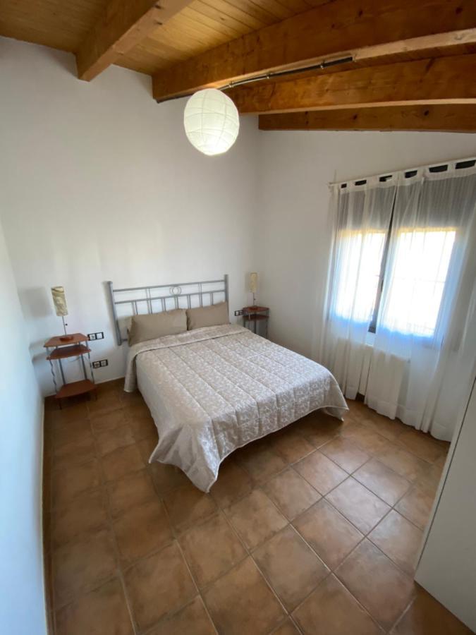 Molí den burch Vila Santa Eulalia de Ronsaná Exterior foto