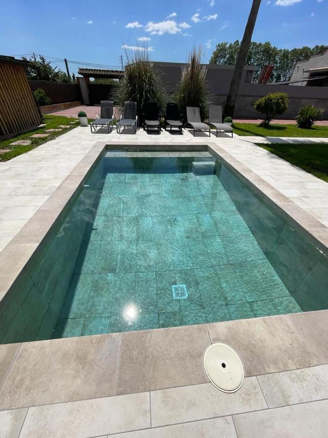 Molí den burch Vila Santa Eulalia de Ronsaná Exterior foto