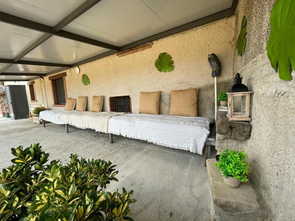 Molí den burch Vila Santa Eulalia de Ronsaná Exterior foto