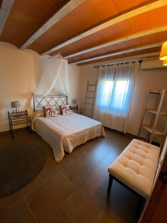 Molí den burch Vila Santa Eulalia de Ronsaná Exterior foto