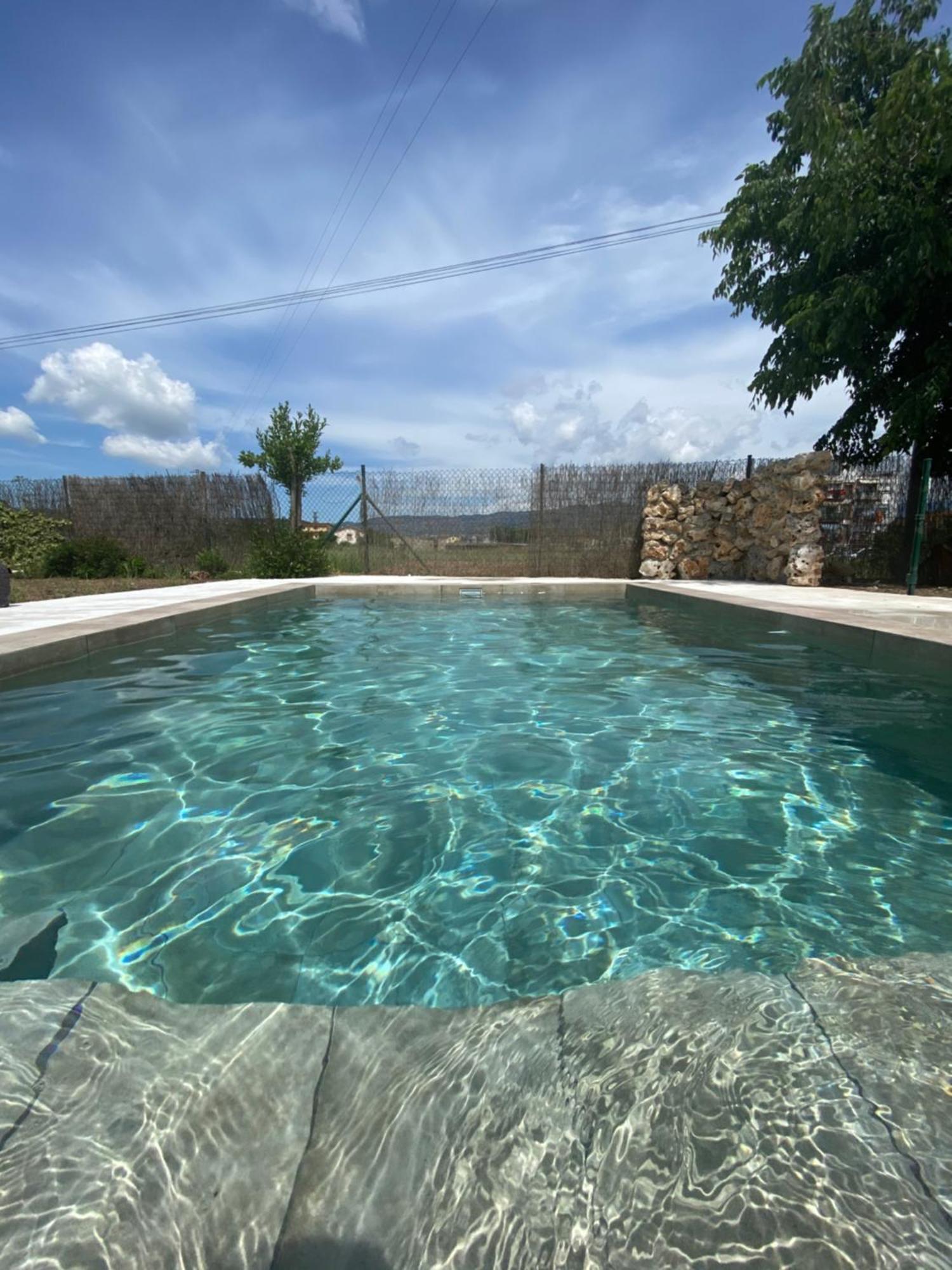 Molí den burch Vila Santa Eulalia de Ronsaná Exterior foto