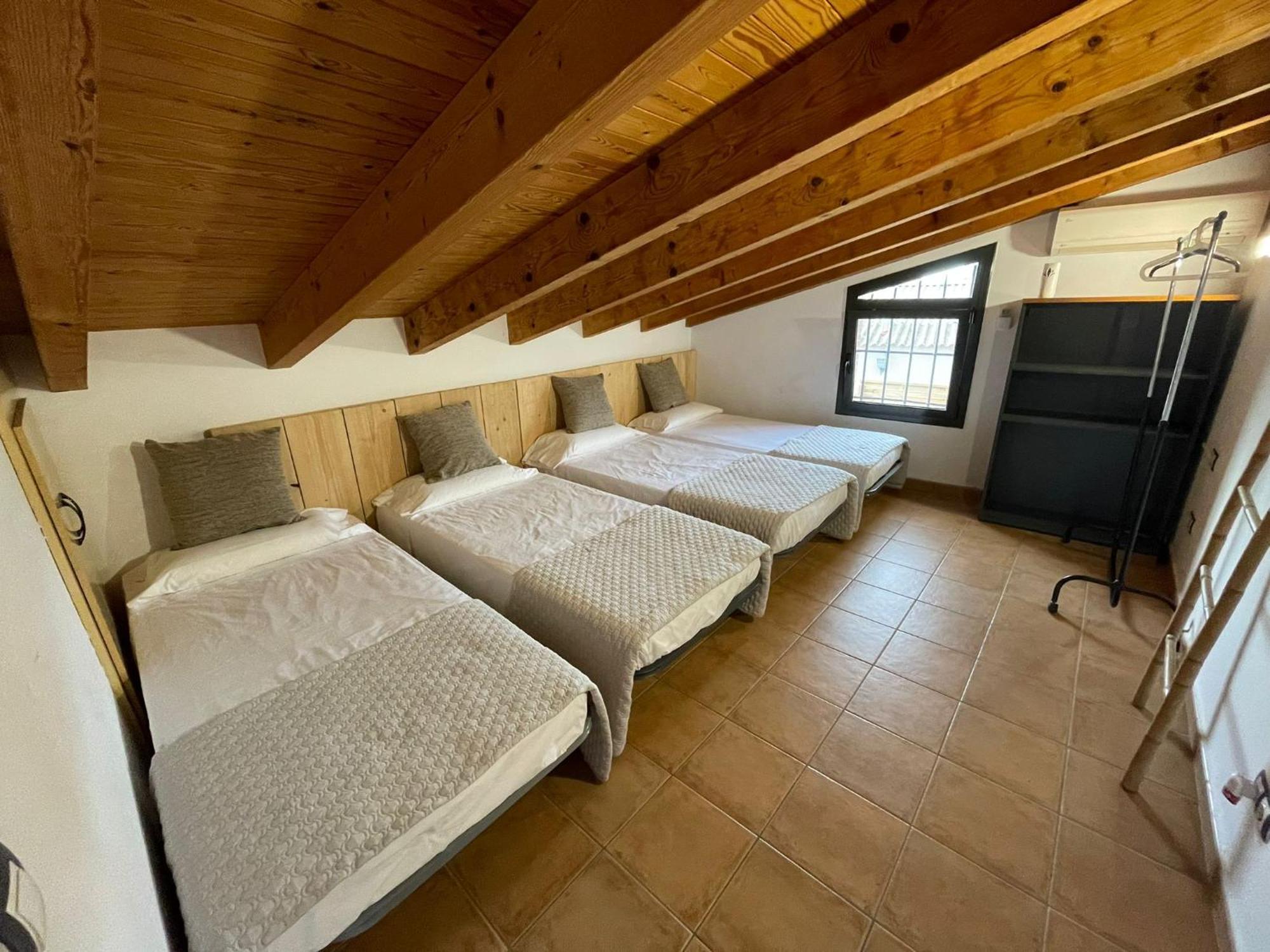 Molí den burch Vila Santa Eulalia de Ronsaná Exterior foto